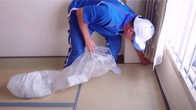 Sau khi quá trình đóng gói đồ đạc hoàn tất, nhân viên còn chu đáo dọn rác giúp bạn.